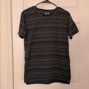 EARTHBOUND Men's Black and Gray Patterned Crewneck Shirt